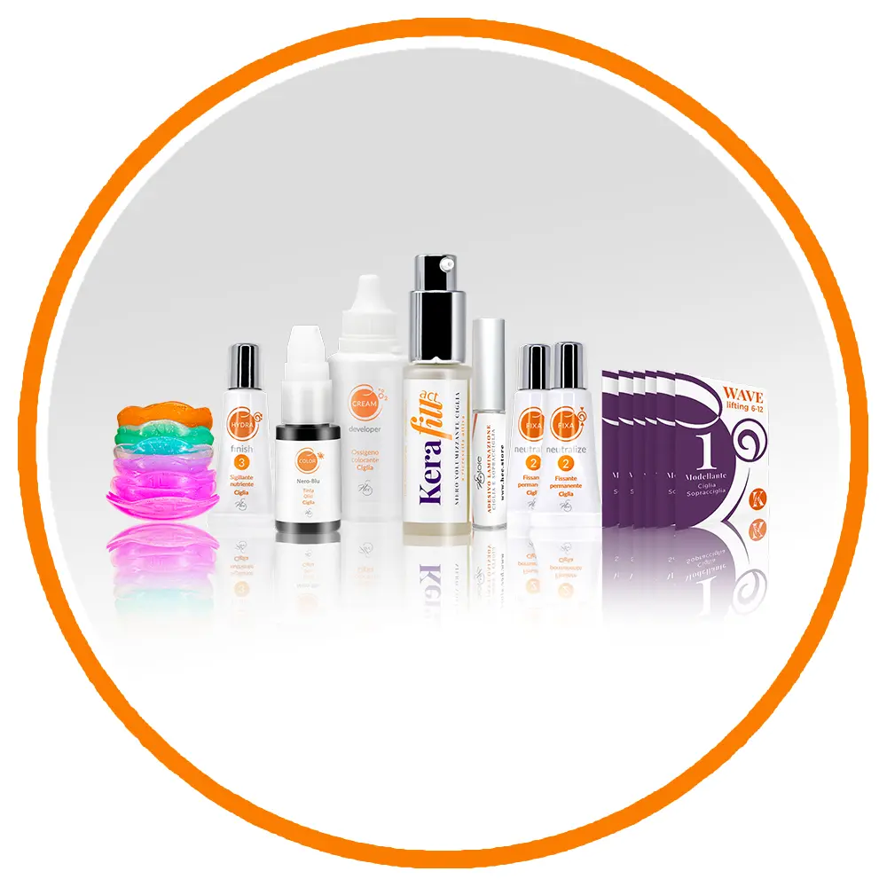 10 prodotti cosmetici in piedi su sfondo grigio
